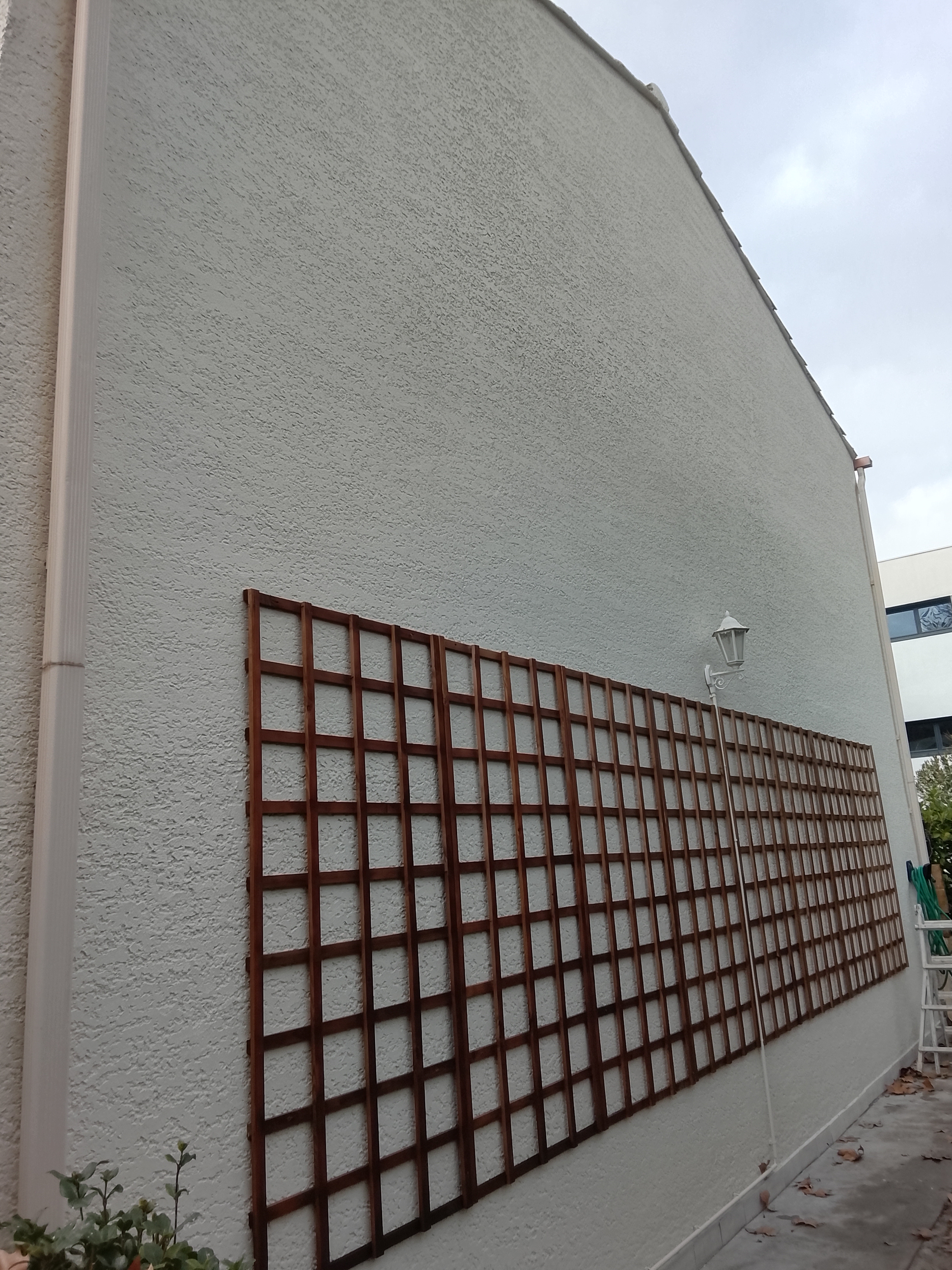 Façade rénovée après peinture au Grau-du-Roi